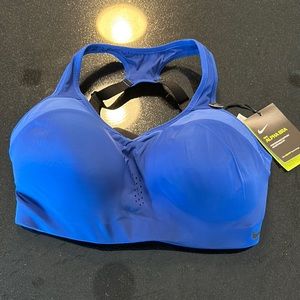 NWT Nike sports bra